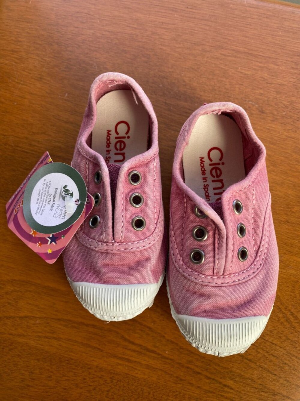 Cienta toddler shoes size 22